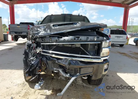 2018 Chevrolet Silverado 2500Hd High Country z USA, uszkodzony, nr VIN 1GC1KXEY2JF201855